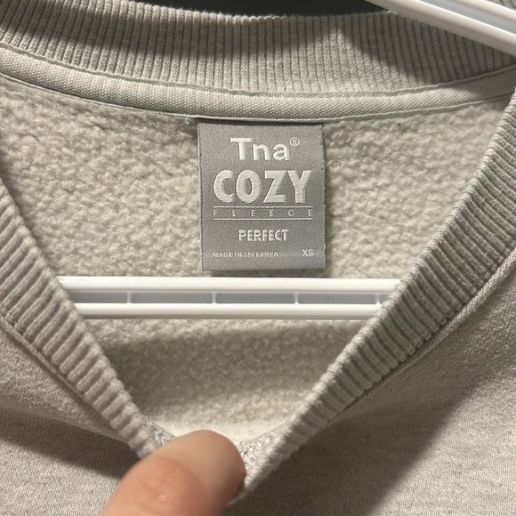 aritzia TNA cosy fleece perfect fit , size xs, colour cloud white,slight wear! - Picture 2 of 4